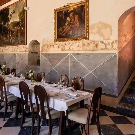Monasterio De San Francisco ホテル